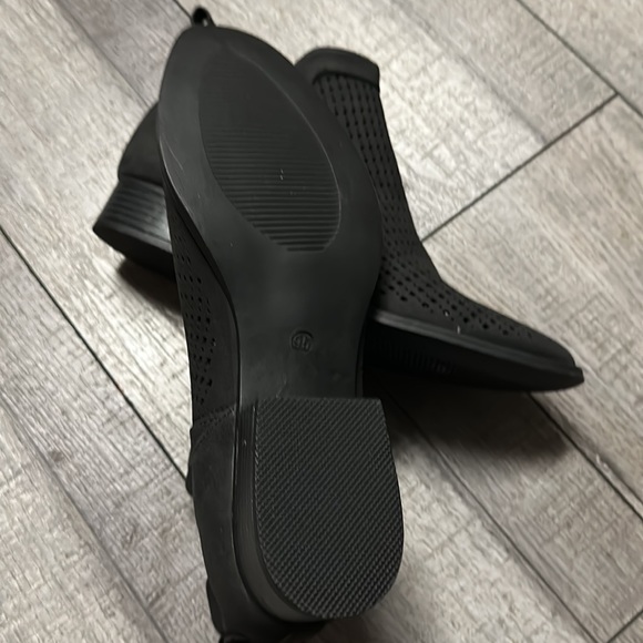 Boots - Picture 4 of 4